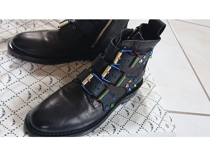 Zadig & Voltaire Buckled ankle boots - view 3