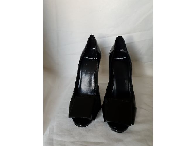 Décolleté Pierre Hardy in vernice nera Taglia 37 Nero - vista 2