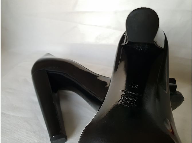 Décolleté Pierre Hardy in vernice nera Taglia 37 Nero - vista 6