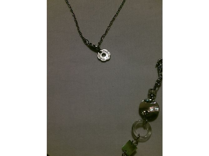 Aridza Bross Collana Lunga Verde in Metallo e Perle Multicolore - vista 3