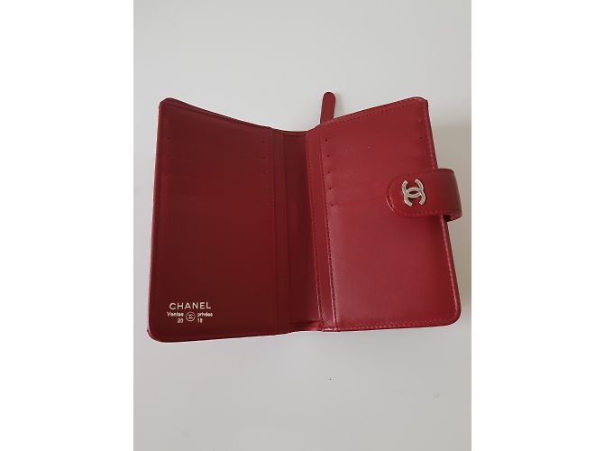 Nueva cartera de Chanel. Roja - vista 17