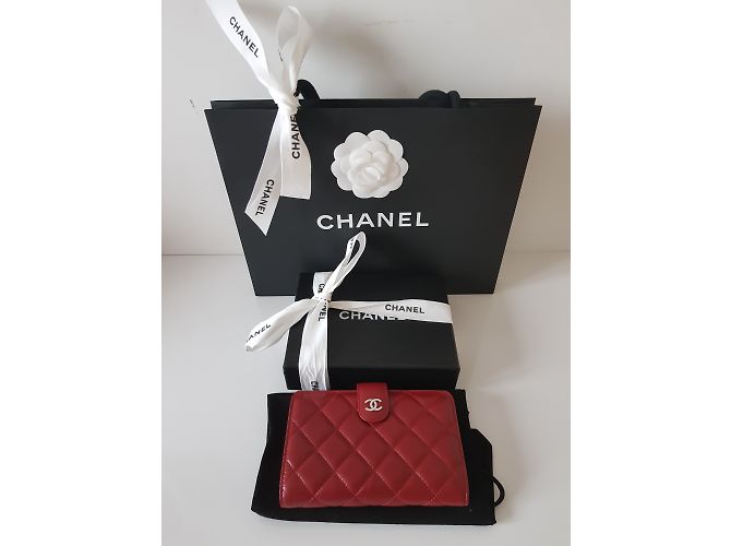 Nueva cartera de Chanel. Roja - vista 26
