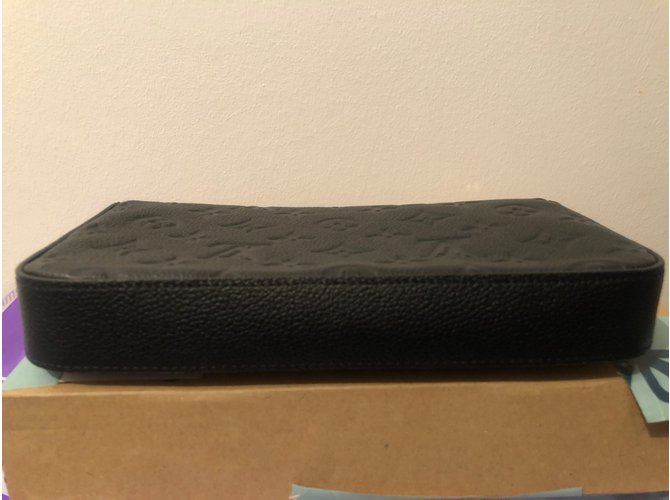Louis Vuitton Felicie Monogram Print Pouch Nero - vista 3