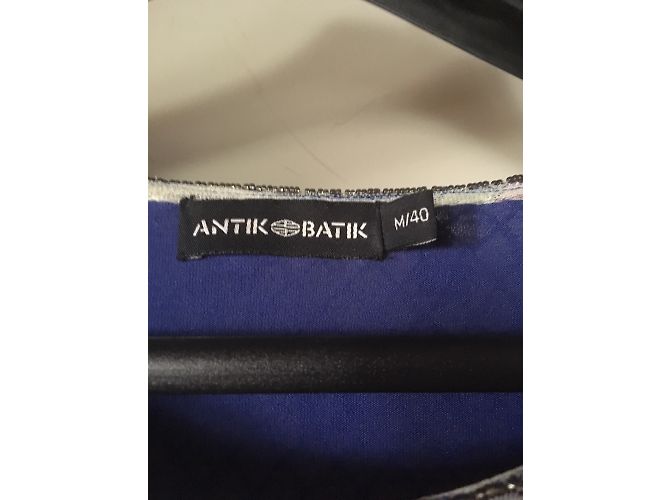 Antik Batik Top Camiseta Bordada con Perlas Rosa Azul Algodón - vista 2