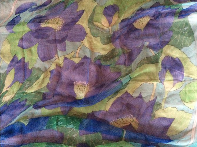 “Grande mousseline de soie Hermès ’Fleurs de Lotus” Multicolore - vista 12