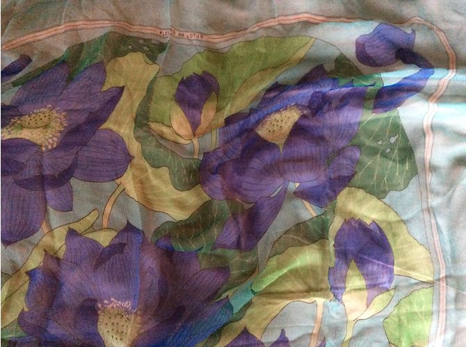 “Grande mousseline de soie Hermès ’Fleurs de Lotus” Multicolore - vista 15