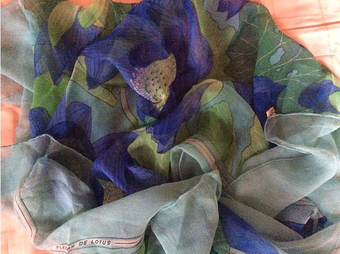 “Grande mousseline de soie Hermès ’Fleurs de Lotus” Multicolore - vista 8