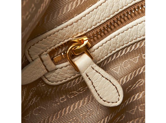 Prada Leder-Umhängetasche - Ansicht 7