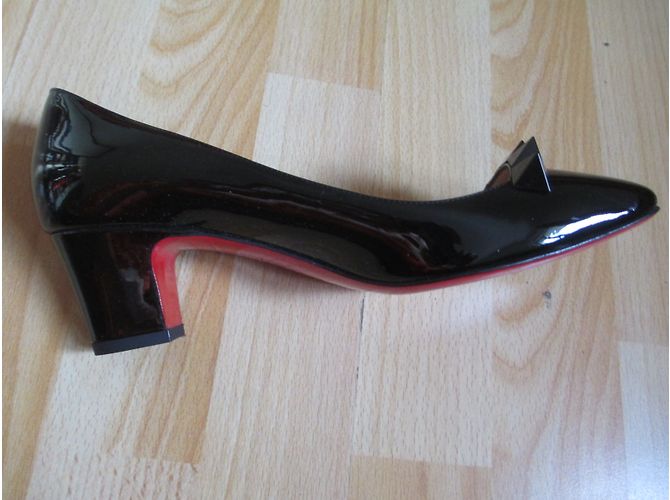 Décolleté Christian Louboutin in vernice nero - vista 10