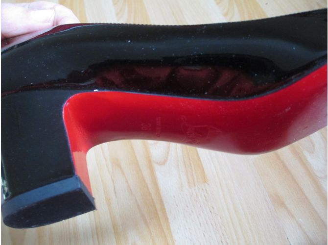 Décolleté Christian Louboutin in vernice nero - vista 12