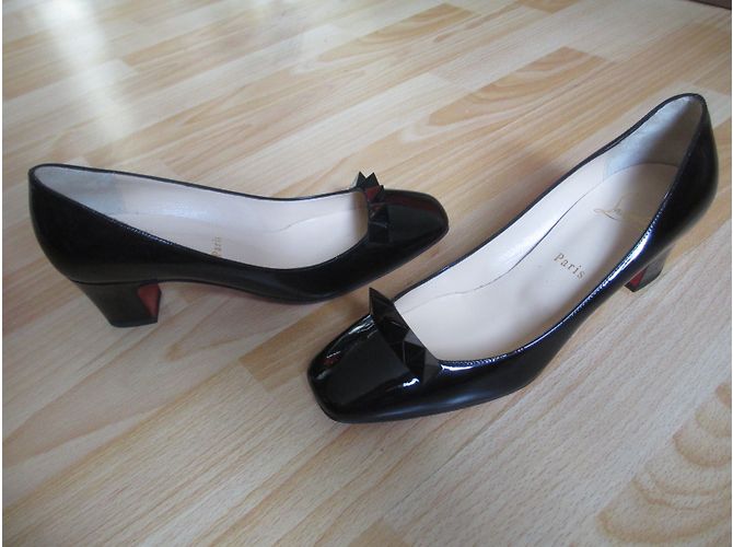 Décolleté Christian Louboutin in vernice nero - vista 3