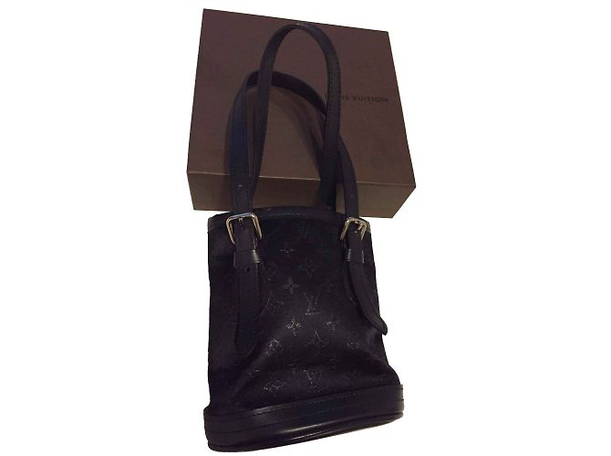 Bucket Louis Vuitton Micro Mini Balde Preto - vista 2