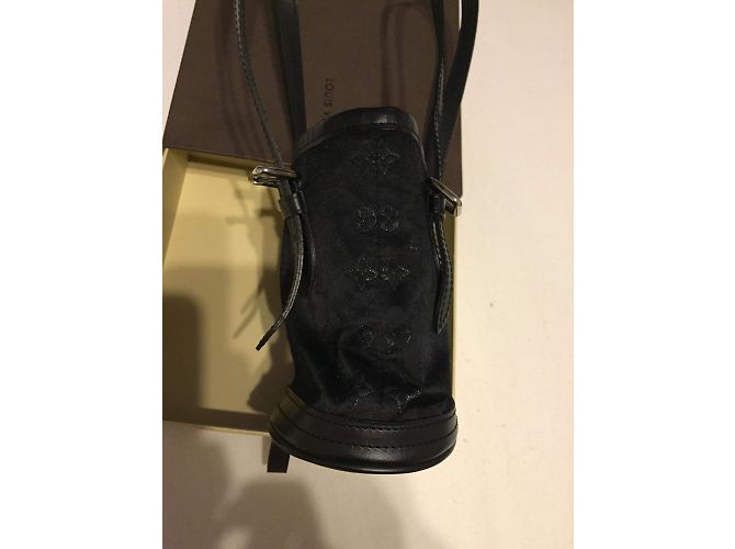 Bucket Louis Vuitton Micro Mini Balde Preto - vista 4
