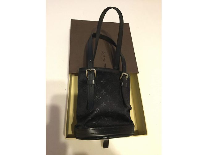 Bucket Louis Vuitton Micro Mini Balde Preto - vista 7