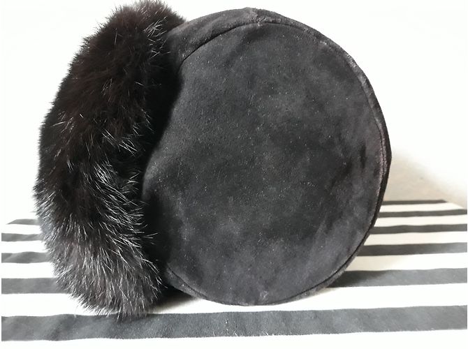 Autre Marque Schwarze Wildleder Mütze mit Kaninchenfell - Ansicht 4