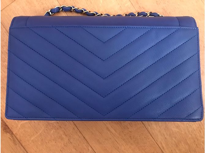 Borsa Chanel La Pausa in pelle blu elettrico - vista 3