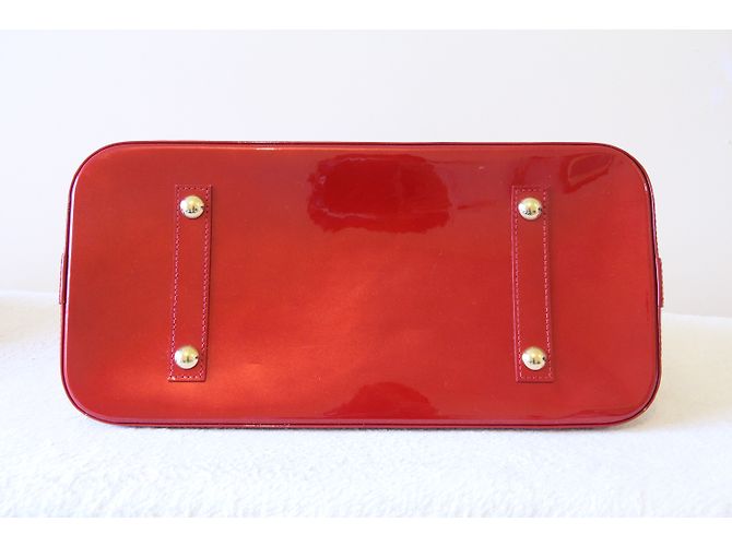 Louis Vuitton Borsa Pomme D'Amour Monogram Vernis Alma GM Rosso - vista 12
