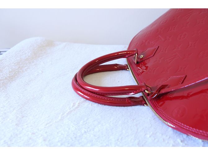 Louis Vuitton Borsa Pomme D'Amour Monogram Vernis Alma GM Rosso - vista 5