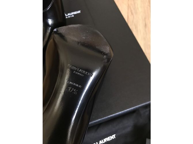 Yves Saint Laurent Pompa Teddy in pelle lucida Nero - vista 5