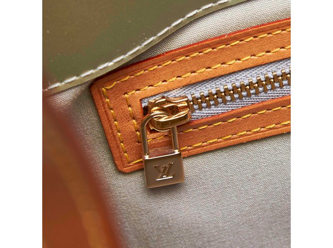 Louis Vuitton Vernis Reade PM Verde - vista 8
