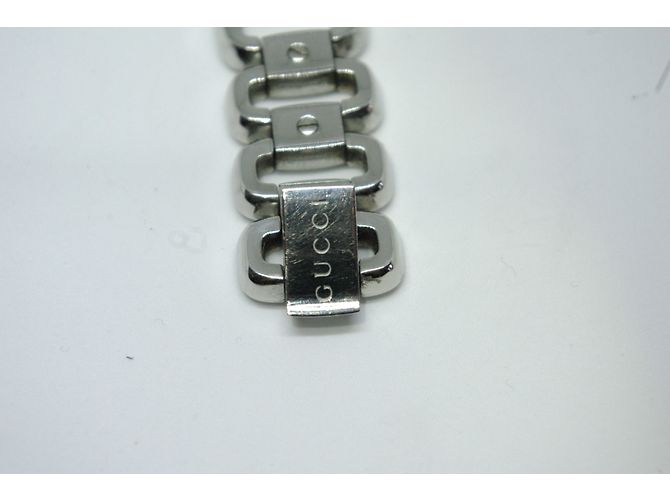Gucci G - vue 3
