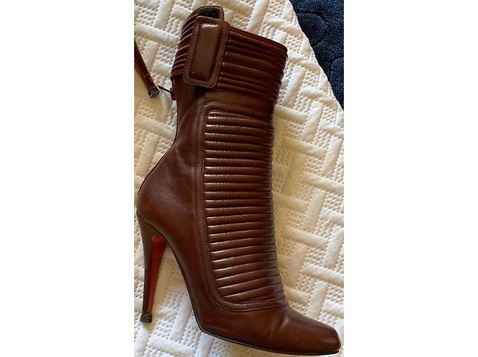 Botines Christian Louboutin de piel rojo oscuro Burdeos - vista 3