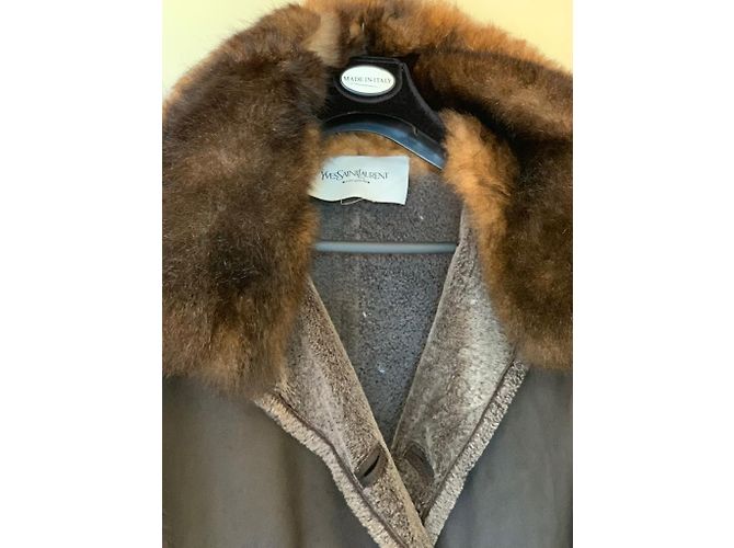 Abrigo Yves Saint Laurent de cuero y visón marrón Castaño - vista 10