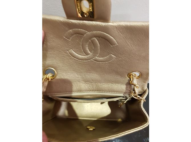 Timeless Chanel in pelle dorata senza tempo D'oro - vista 13