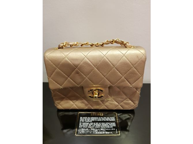 Timeless Chanel in pelle dorata senza tempo D'oro - vista 19