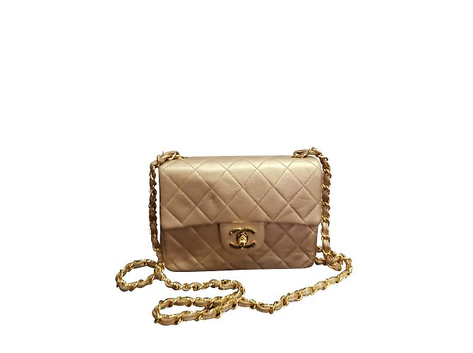 Timeless Chanel in pelle dorata senza tempo D'oro - vista 2