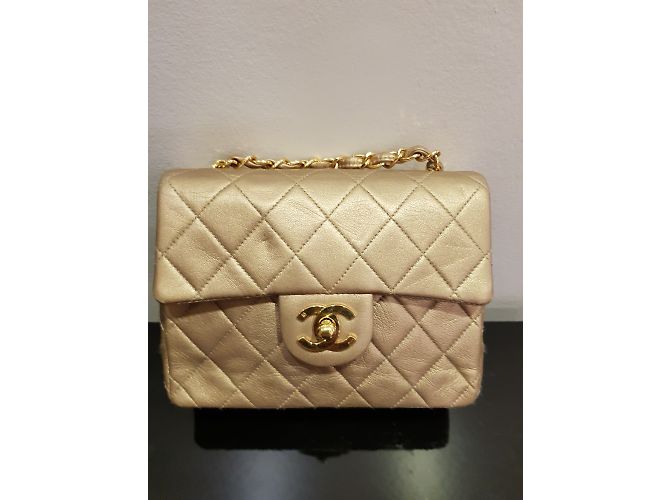 Timeless Chanel in pelle dorata senza tempo D'oro - vista 26