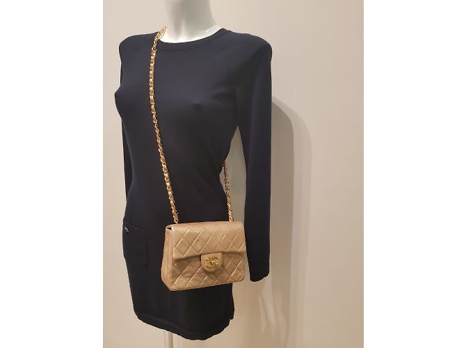 Timeless Chanel in pelle dorata senza tempo D'oro - vista 35