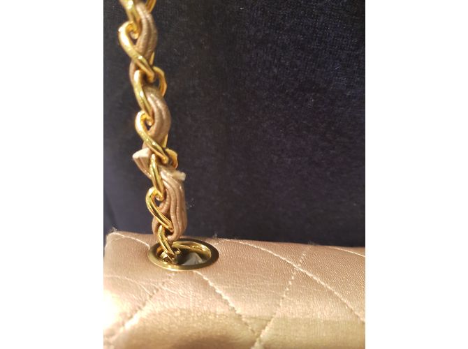 Timeless Chanel in pelle dorata senza tempo D'oro - vista 36