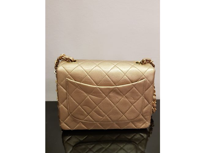 Timeless Chanel in pelle dorata senza tempo D'oro - vista 6