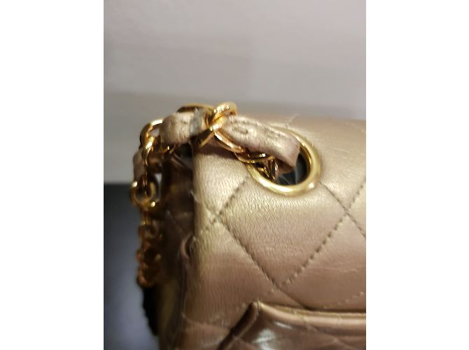 Timeless Chanel in pelle dorata senza tempo D'oro - vista 9