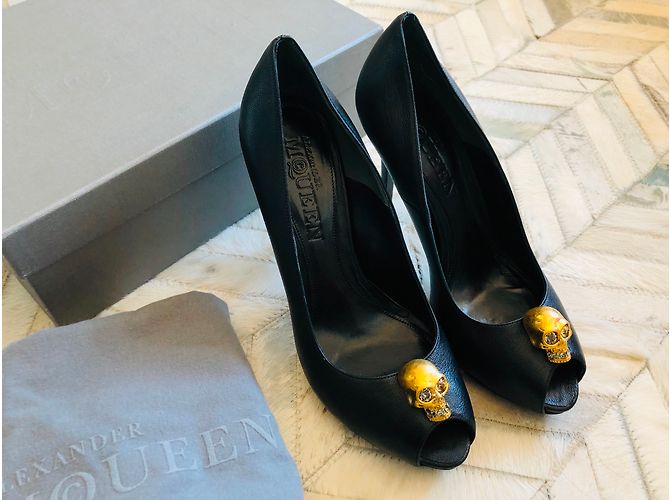 Décolleté con punta aperta Alexander McQueen in pelle nera Nero - vista 3