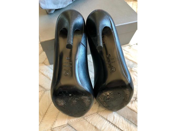 Décolleté con punta aperta Alexander McQueen in pelle nera Nero - vista 5