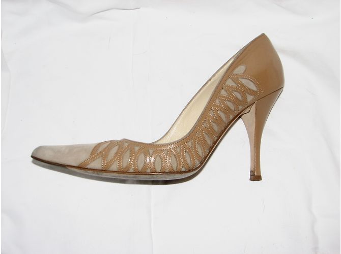 Amanda Wakeley Décolleté in pizzo e pelle scamosciata Marrone Taupe Caramello - vista 3