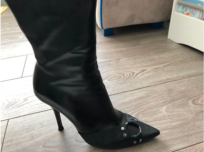 Dior botas negras de talla 38,5 en muy buen estado Negro - vista 3