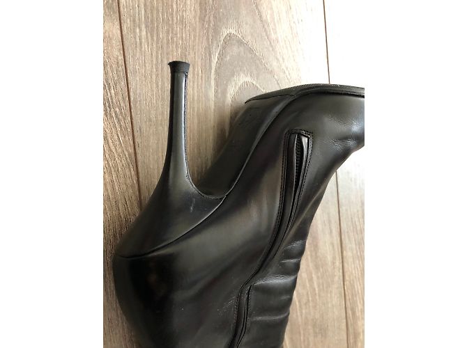 Dior botas negras de talla 38,5 en muy buen estado Negro - vista 5