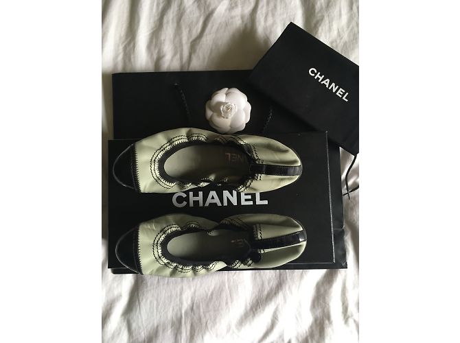 Ballerine Chanel in pelle nera e blu Nero - vista 2