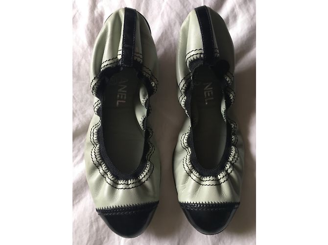 Ballerine Chanel in pelle nera e blu Nero - vista 3