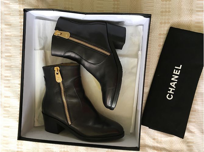 Stivaletti Chanel in pelle nera taglia 36 Nero - vista 2