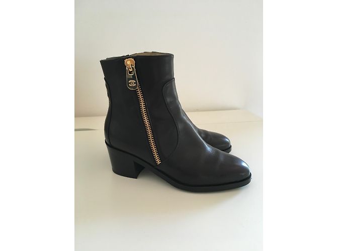 Stivaletti Chanel in pelle nera taglia 36 Nero - vista 7