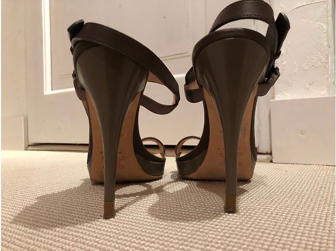 Fendi Sandalen mit Absatz aus Leder und Satin Caramel Karamell - Ansicht 3