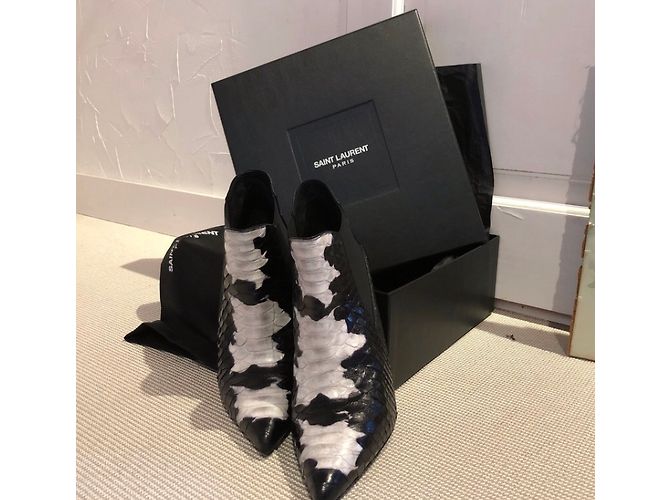 Yves Saint Laurent Python Stiefeletten Schwarz Weiß - Ansicht 4
