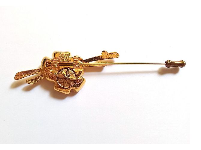 Van Cleef & Arpels Logo Pin Goldfarben Metall Golden - Ansicht 2