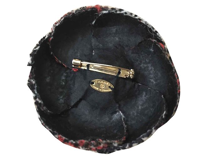 Spilla Chanel Camelia in Tweed Nero Rosso Grigio - vista 2