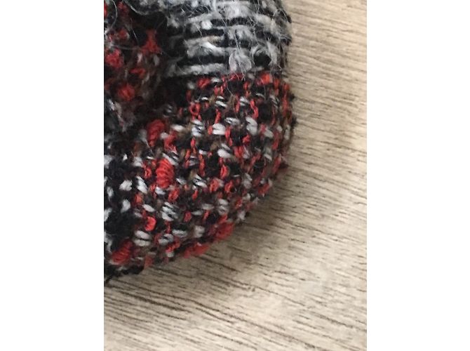 Spilla Chanel Camelia in Tweed Nero Rosso Grigio - vista 5
