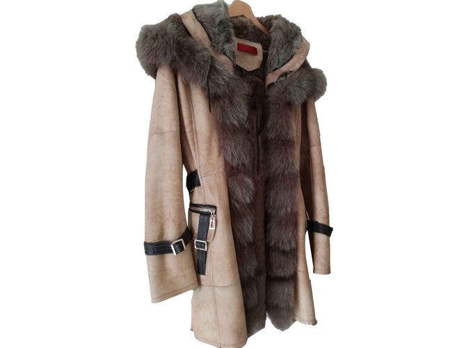 Giorgio & Mario Coats, Outerwear Beige Fur ref.106558 - Joli Closet